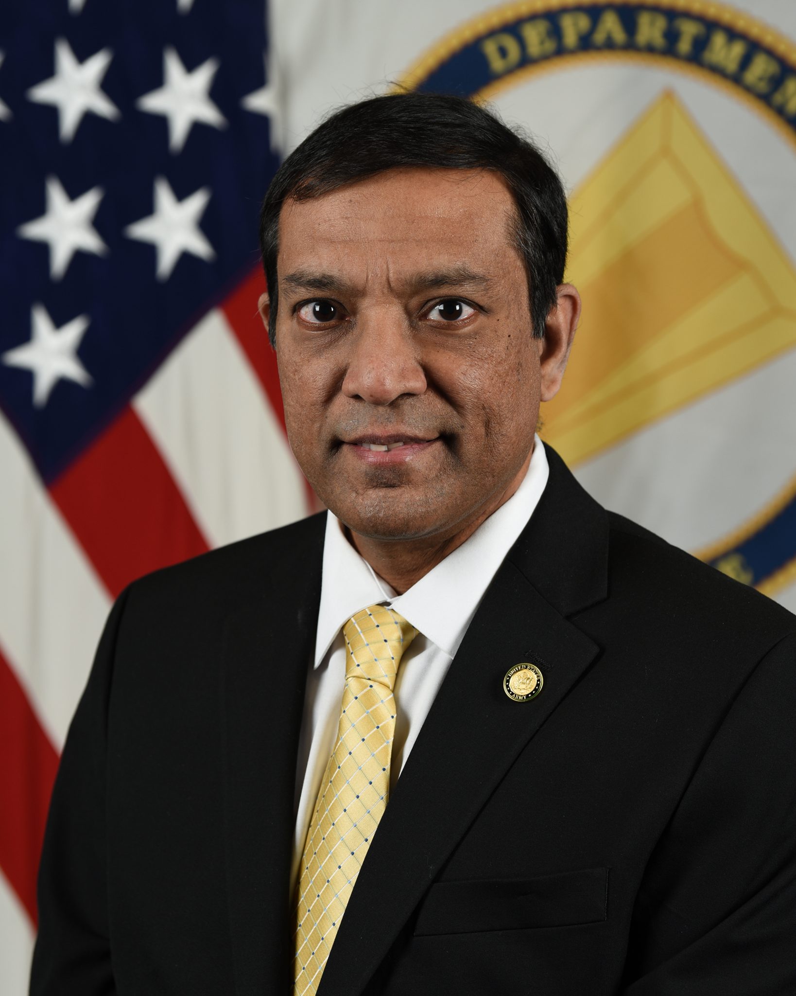 Dr. Raj Iyer. Chief Information Officer, poses for his  official portrait in the Army portrait stuidio in Arlington, Virginia, Jan 22,2021. (U.S. Army photo by Spc. XaViera Masline)